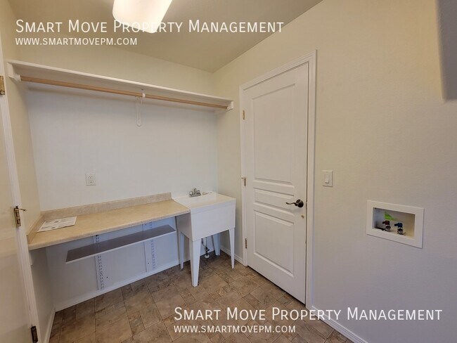 Building Photo - 9978 W Sleepy Hollow Ln