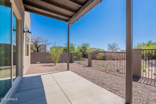 Building Photo - 6050 E Hidden Valley Dr
