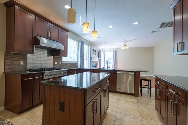 Building Photo - 8901 Splitarrow Dr