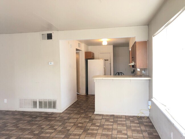 Building Photo - Duplex