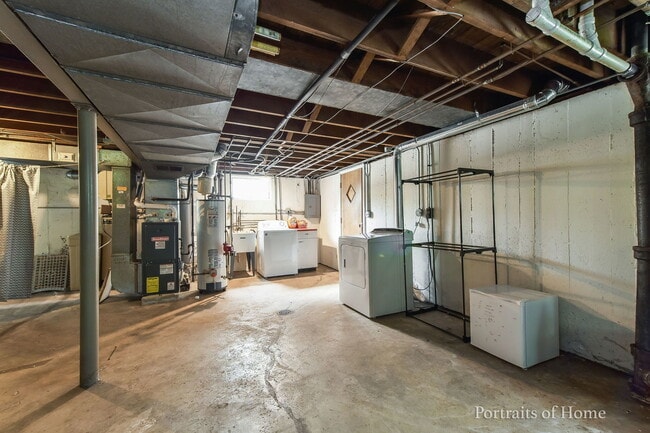 Building Photo - 602 N President St