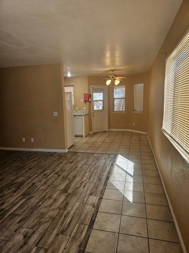 Building Photo - 6102 Hillside Bloom Ct