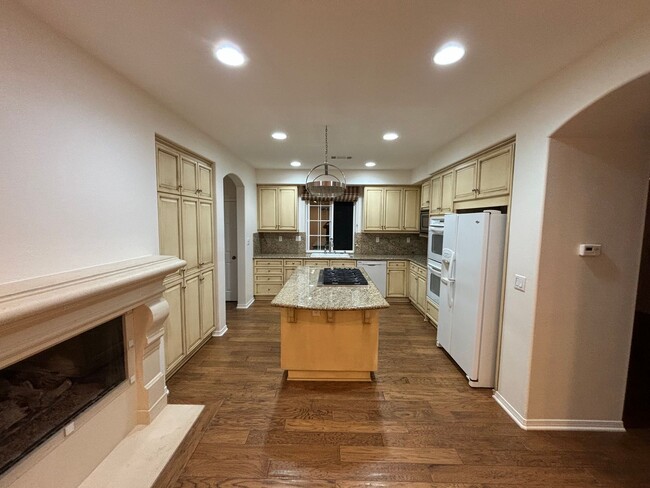 Building Photo - Gorgeous Bridgeport 3-Bedroom Home for Ren...