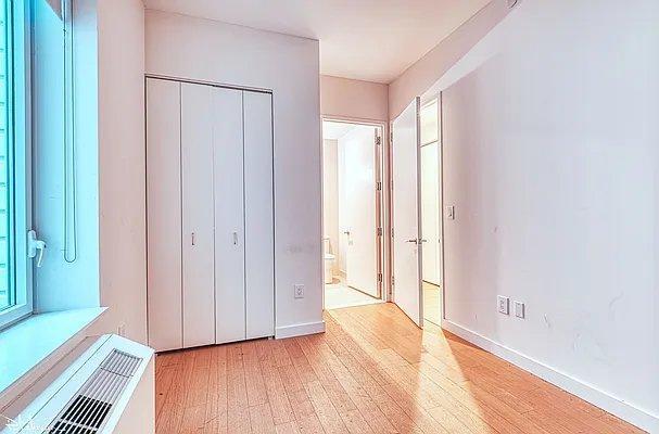 Building Photo - 4 bedroom in New York NY 10005