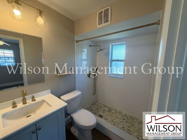 Building Photo - 1016 Malaga St