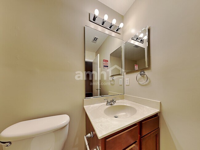 Building Photo - 86336 Augustus Ave