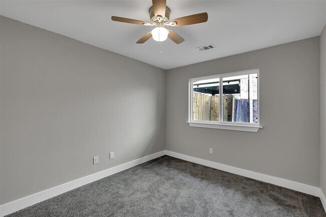 Building Photo - 1339 Coppercrest Dr