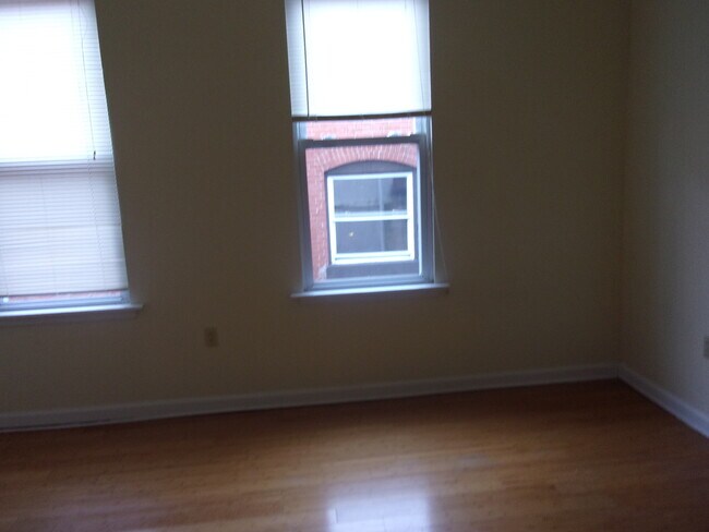 Building Photo - 1518 N 17th St