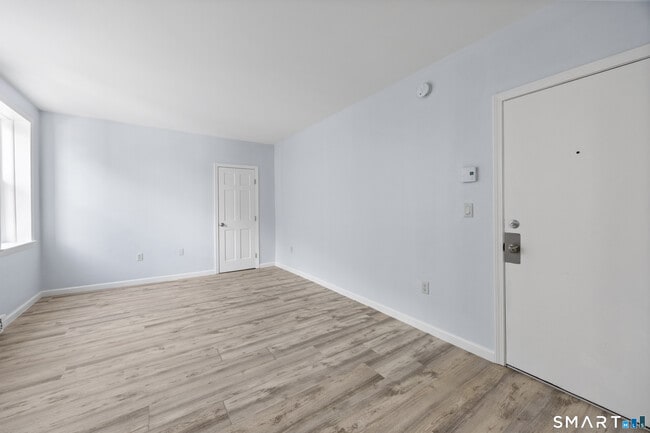 Building Photo - 60 Center St