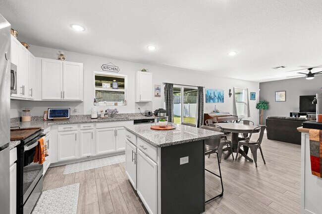 Building Photo - 5069 Armina Pl
