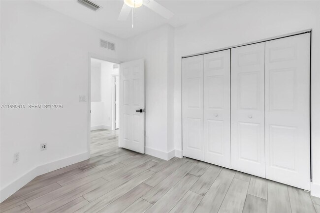 Building Photo - 4977 SW 135th Way