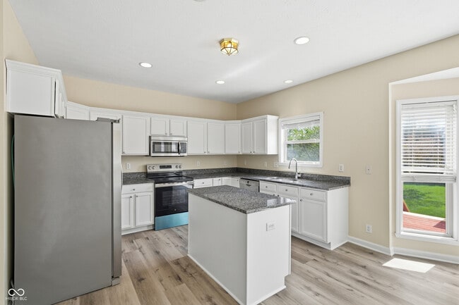 Building Photo - 4091 Huntsman Dr