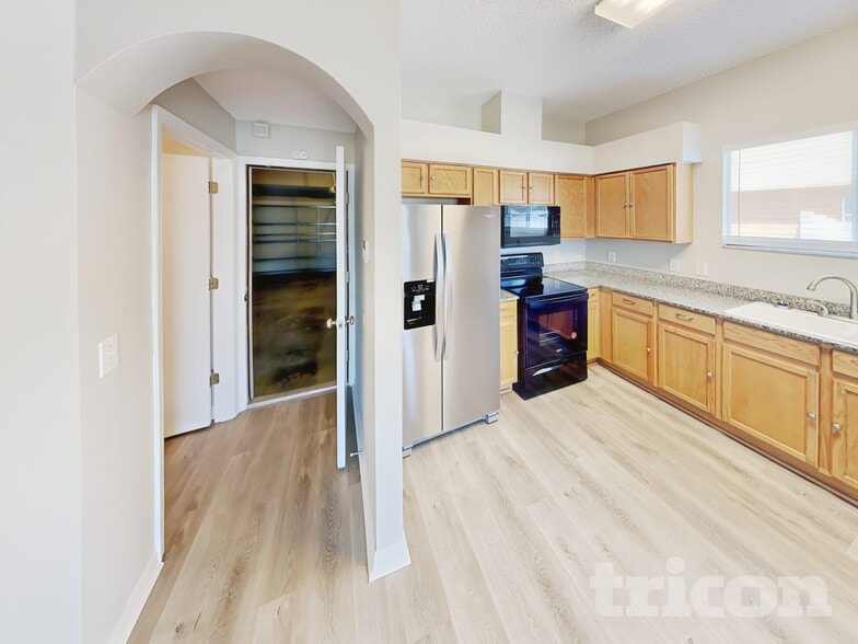 Building Photo - 12603 Longcrest Dr