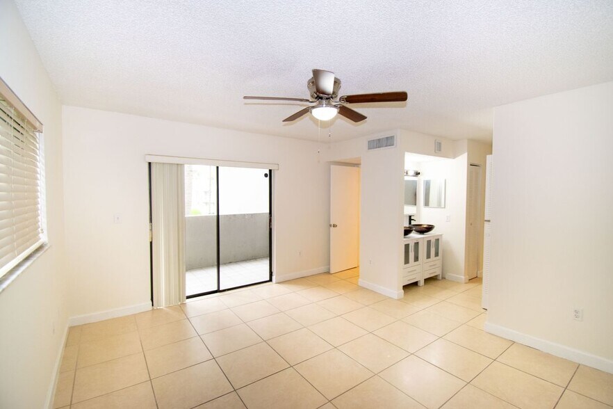 Building Photo - 13255 SW 88th, 201-CS