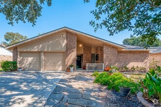Building Photo - 615 Park Grove Dr