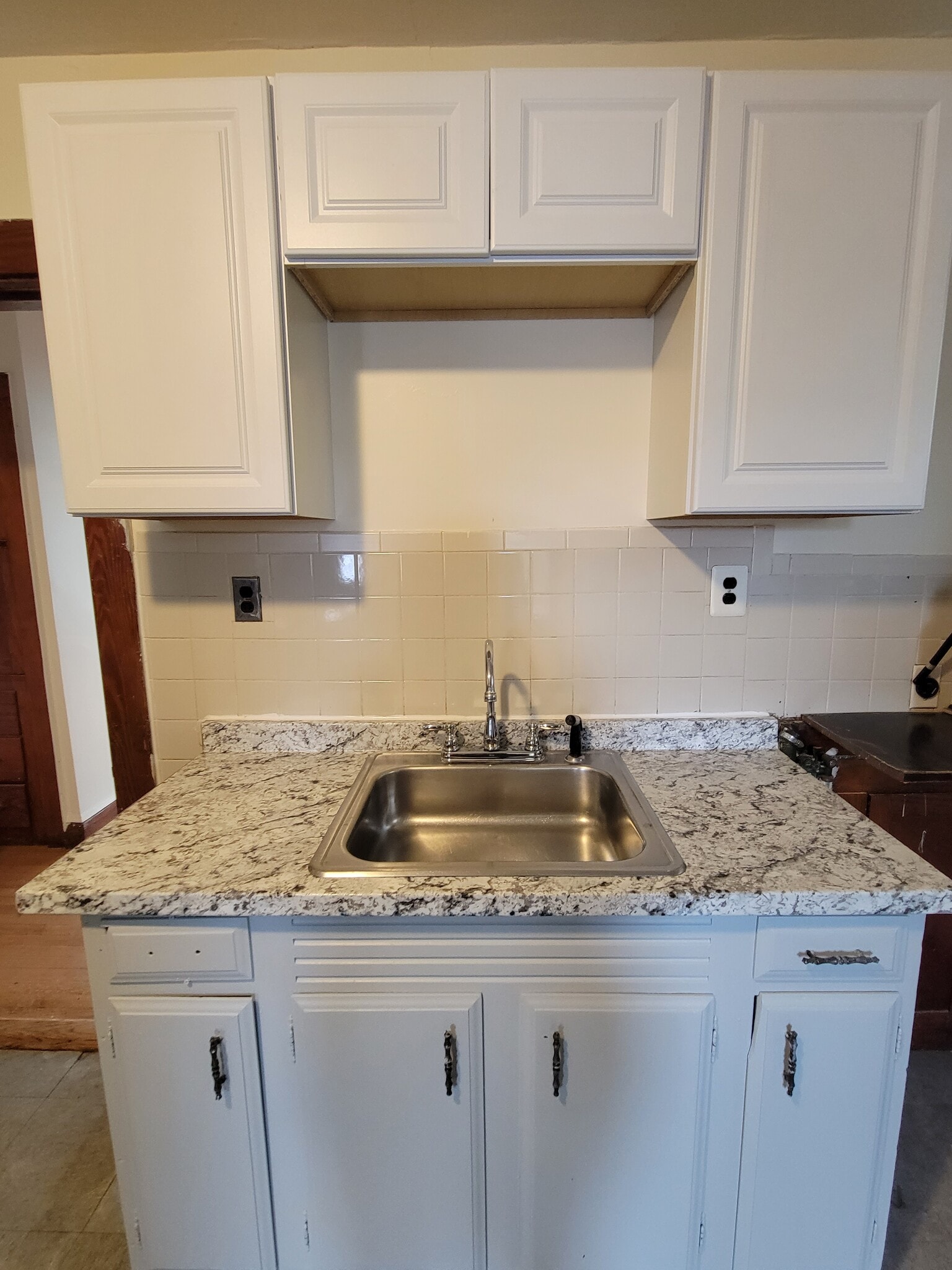 Building Photo - 52 Nixon St