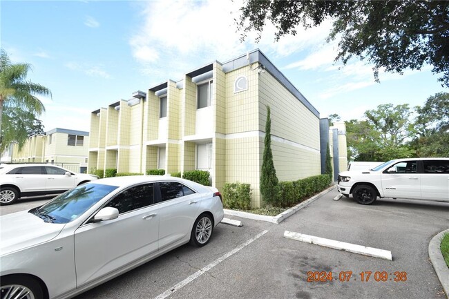 Building Photo - 1301 S Howard Ave