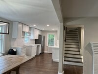 Building Photo - 296 Oak St