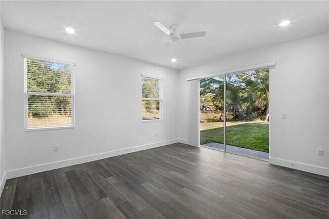 Building Photo - 2816 Barry Rd