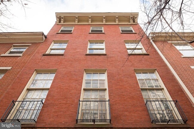 Building Photo - 526 Spruce St