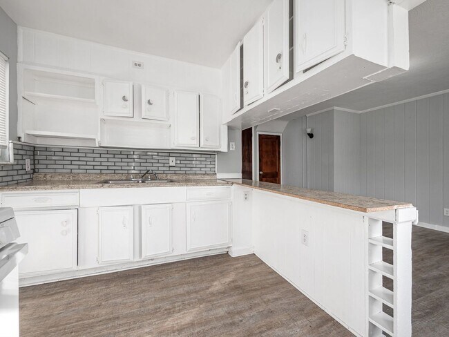 Building Photo - 396-398 South Powell Avenue