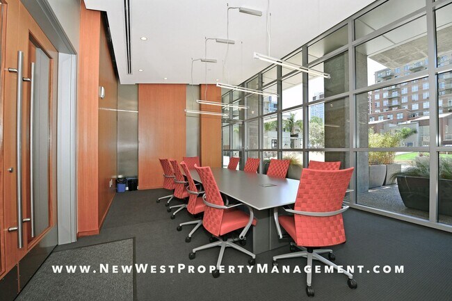 Building Photo - Stunning Fully Furnished East Village 2 Be...