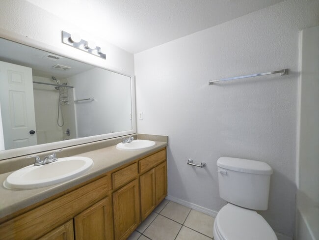 Building Photo - 12752 Tierra Salas Dr