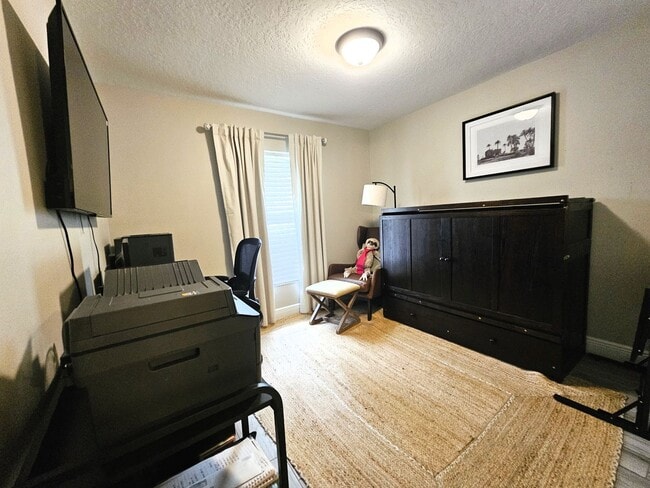 Building Photo - Charming 2-Bedroom, 2-Bath Condo with Private End-Unit Location!