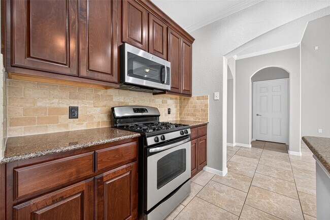 Building Photo - 50 Vershire Cir