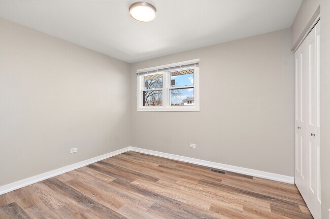 Building Photo - 9313 W 147th St