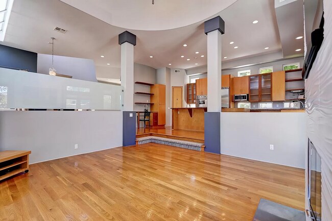 Building Photo - Stunning 4-Bedroom Home for Lease – Prime ...