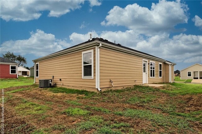 Building Photo - 5772 Holdcroft Dr