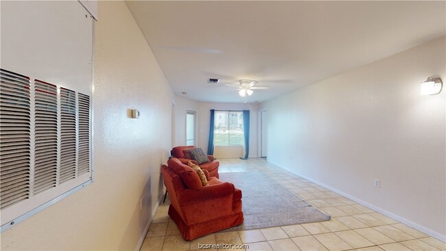 Building Photo - 529 Southwest PKWY Unit 102