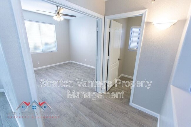 Building Photo - 16627 W McKinley St