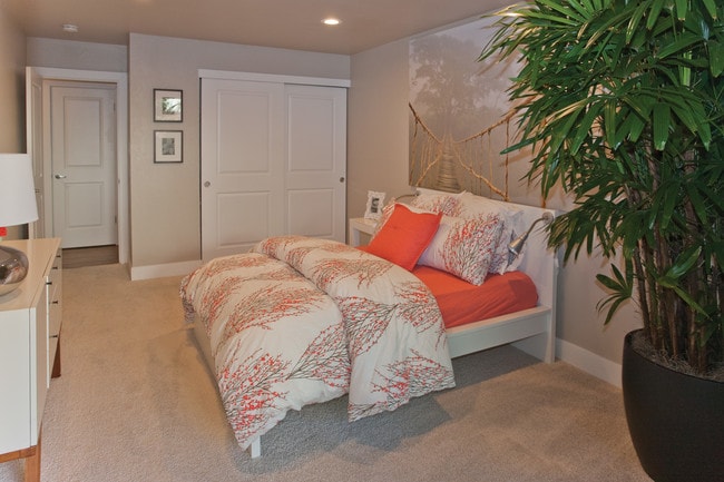 Building Photo - Pineridge