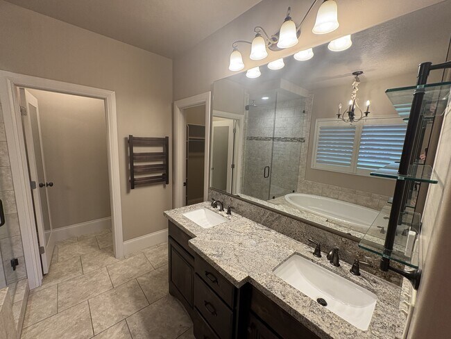 Building Photo - 431 N Fairway Dr