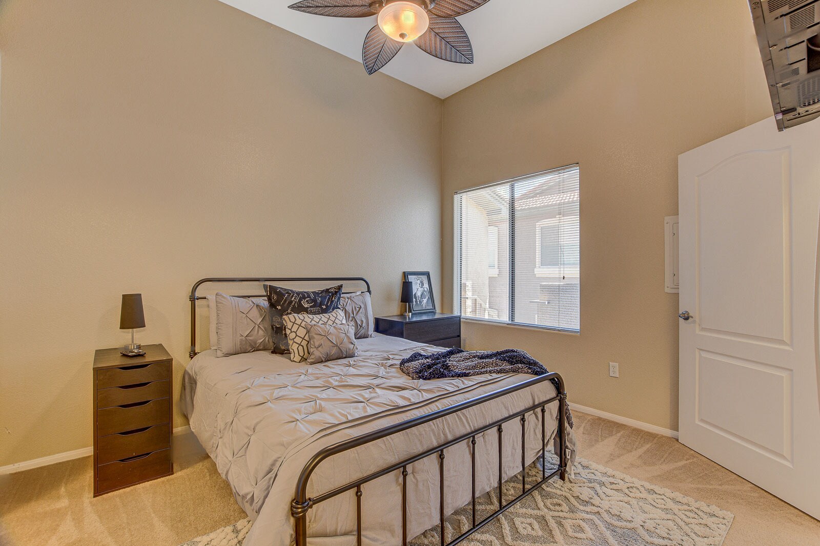 Building Photo - 3351 Indian Shadow St