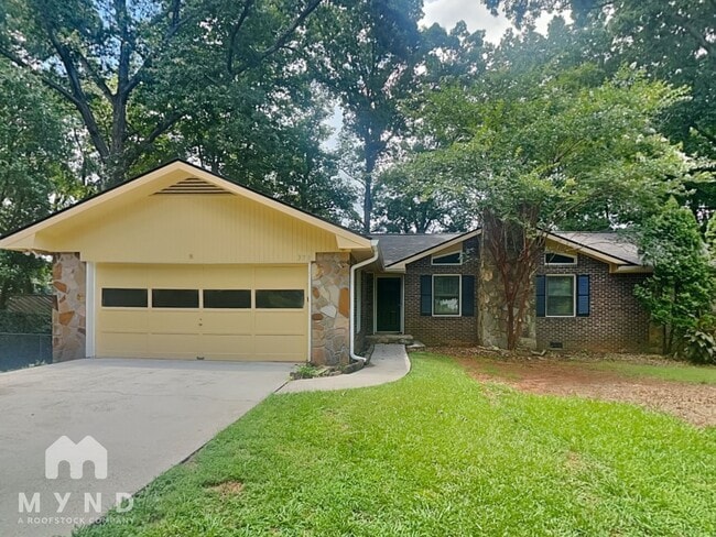 Building Photo - 378 Lakeshore Dr