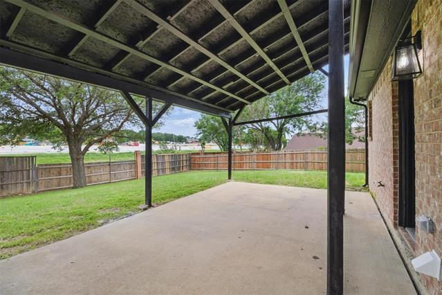 Building Photo - 2305 Basil Dr