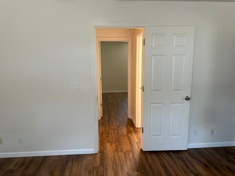 Building Photo - 310 Terry NE Ln