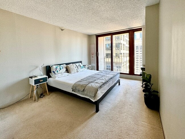 Building Photo - 200 N Dearborn St