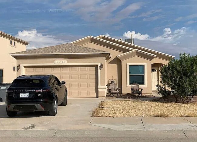 Primary Photo - 14207 North Point Ave