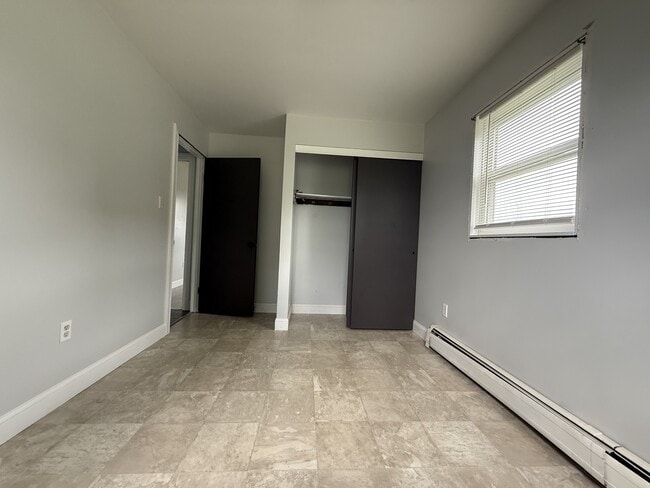 Building Photo - 165 Troup Rd