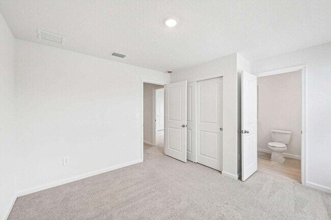 Building Photo - 569 Salisbury Cir