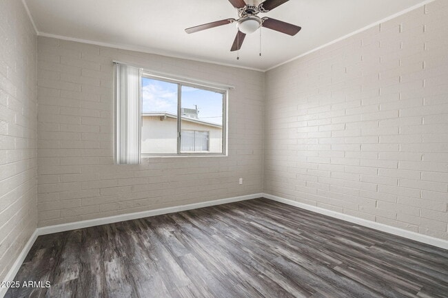 Building Photo - 221 5th Ave E