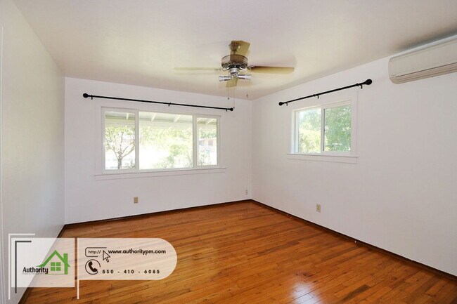 Building Photo - 3388 Hickory St