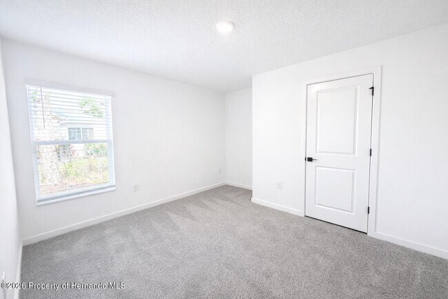 Building Photo - 2464 Fairview Rd