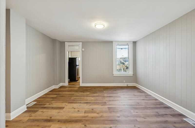 Building Photo - 30 N Abington Ave