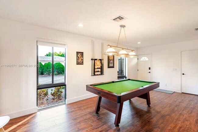 Building Photo - 636 Hibiscus Dr