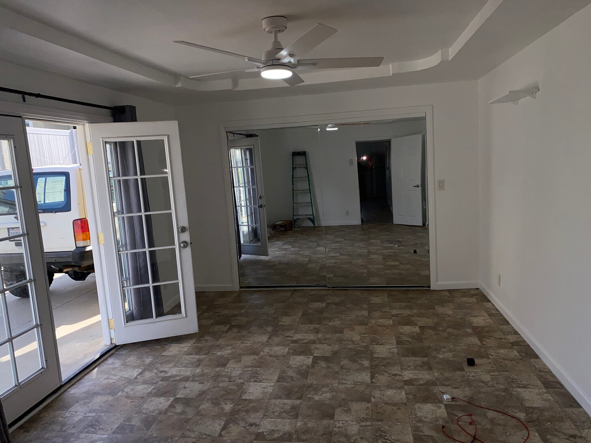 Main Bedroom with Mirrored Closet - 2108 Marshallfield Ln